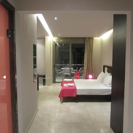 Ξενοδοχείο με διαμερίσματα Island Πευκί