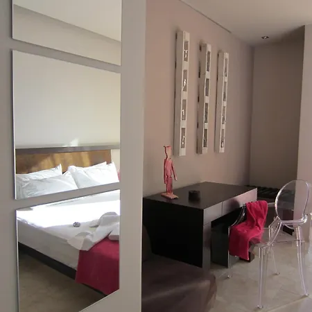 Ξενοδοχείο με διαμερίσματα Island 4*