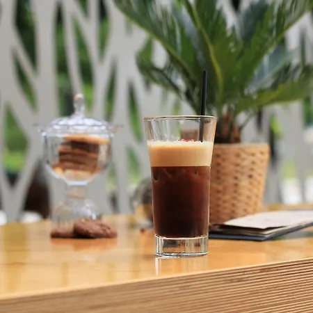 Ξενοδοχείο με διαμερίσματα Island 4*